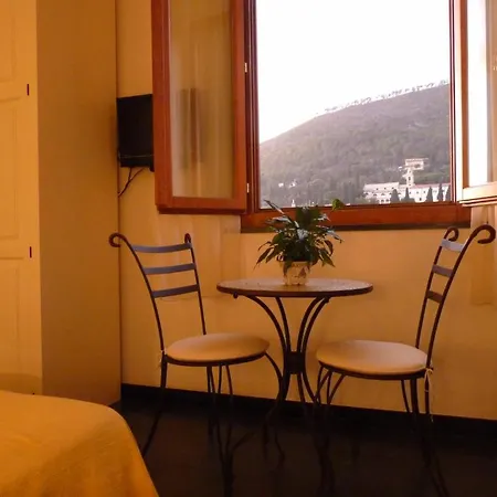 非洲菊酒店 莱万托